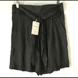 NWT Women’s Black Paper Bag Casual Shorts- XL